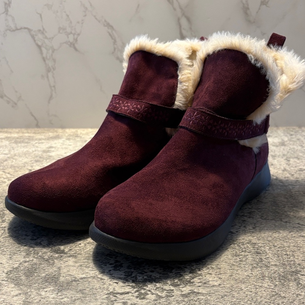 Jambu Burgundy Faux-Fur Trim Ankle Booties size 8 nomadic EUC JBU